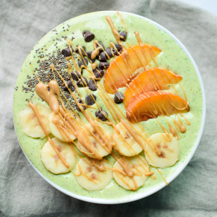 Peaches and Green Smoothie recipe - power greens, peaches, bananas plus protein! Easy smoothie recipe on ProjectMealPlan.com!