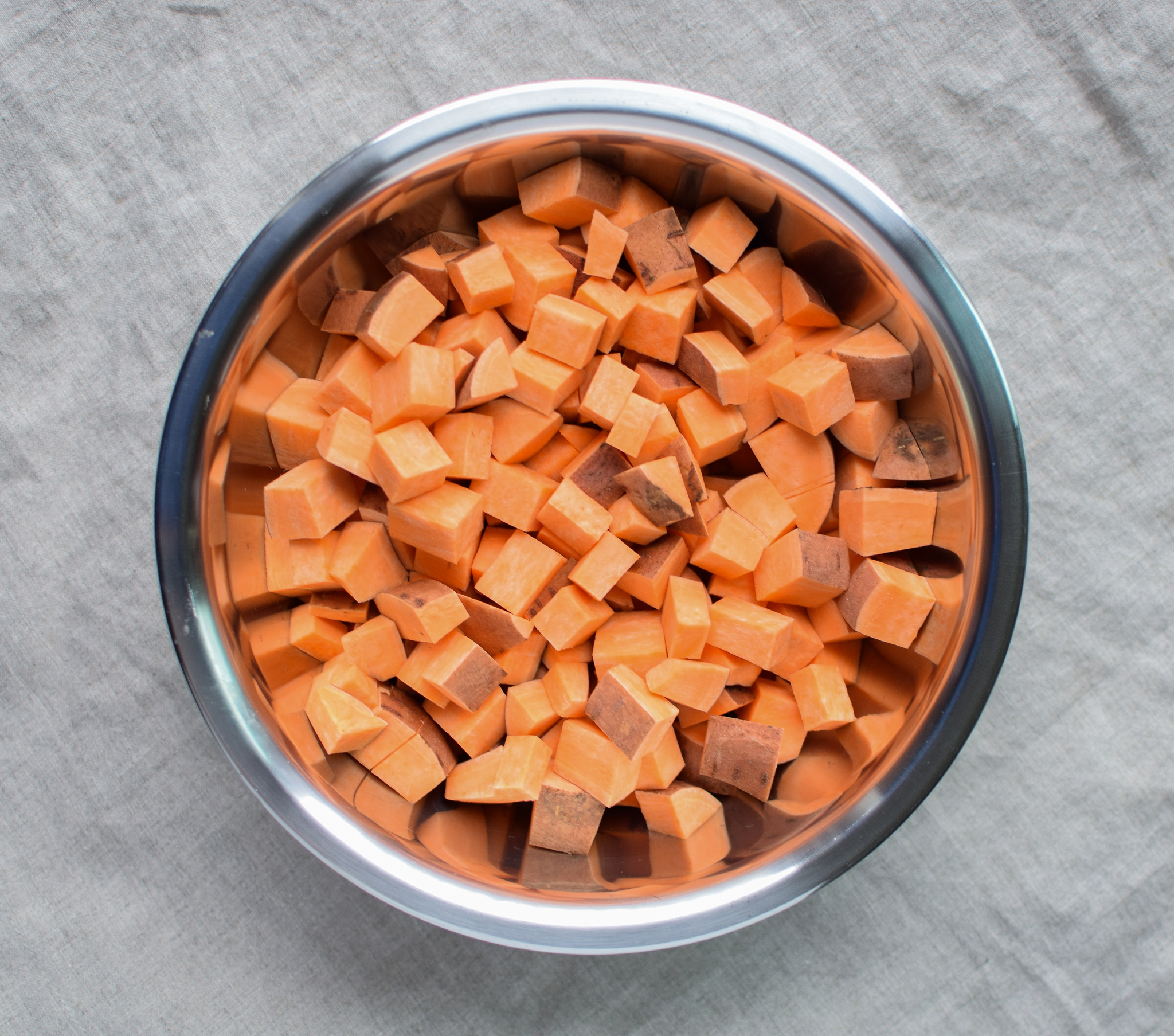 BBQ Black Bean Slow Cooker Sweet Potatoes - Black beans, sweet potatoes, and spicy BBQ sauce. A match made in side dish heaven! - ProjectMealPlan.com