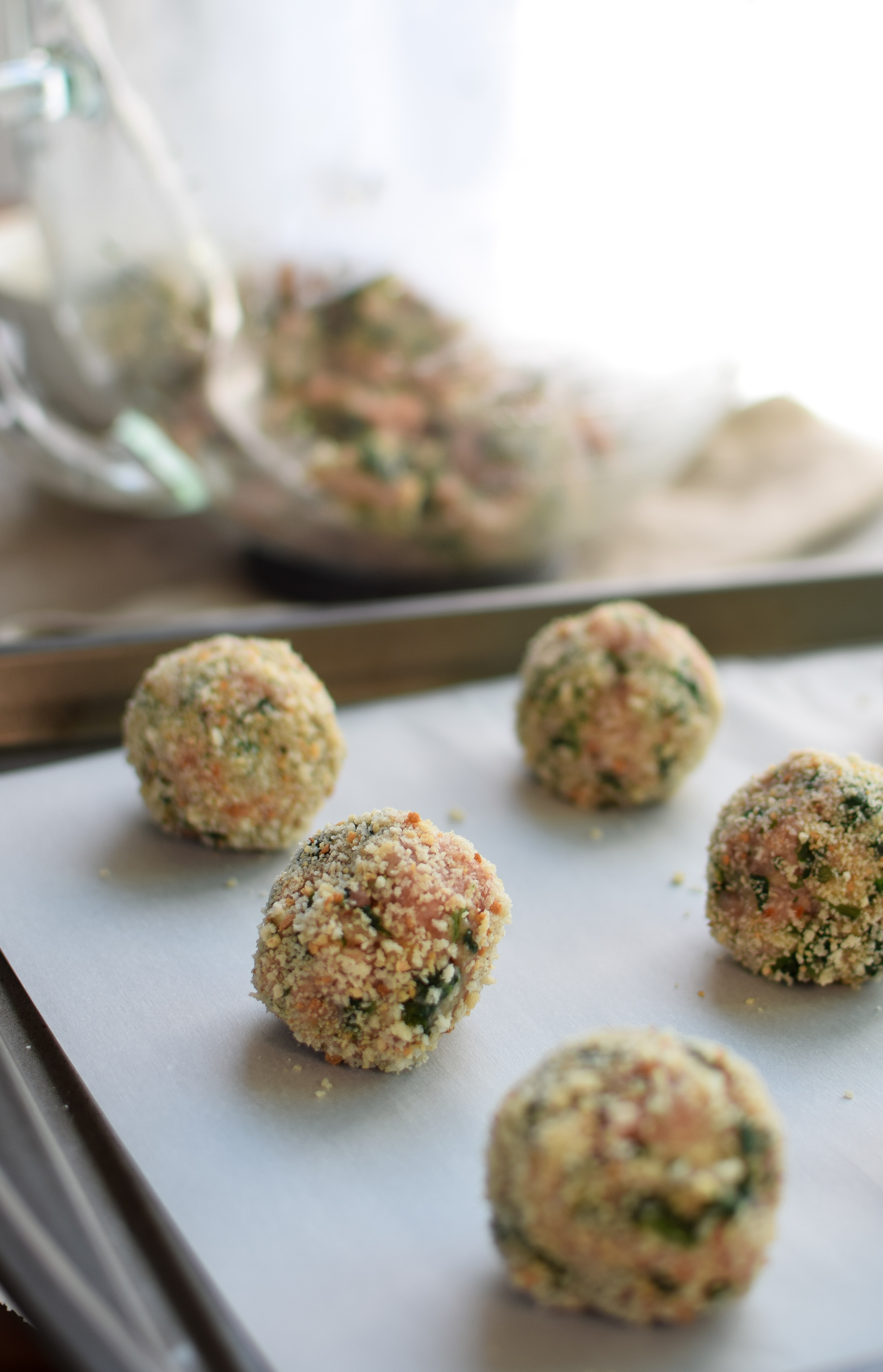 Spicy Baked Turkey Spinach Meatballs recipe - Ground turkey + spinach +all the right spices and a little heat make the best meatballs ever! - ProjectMealPlan.com