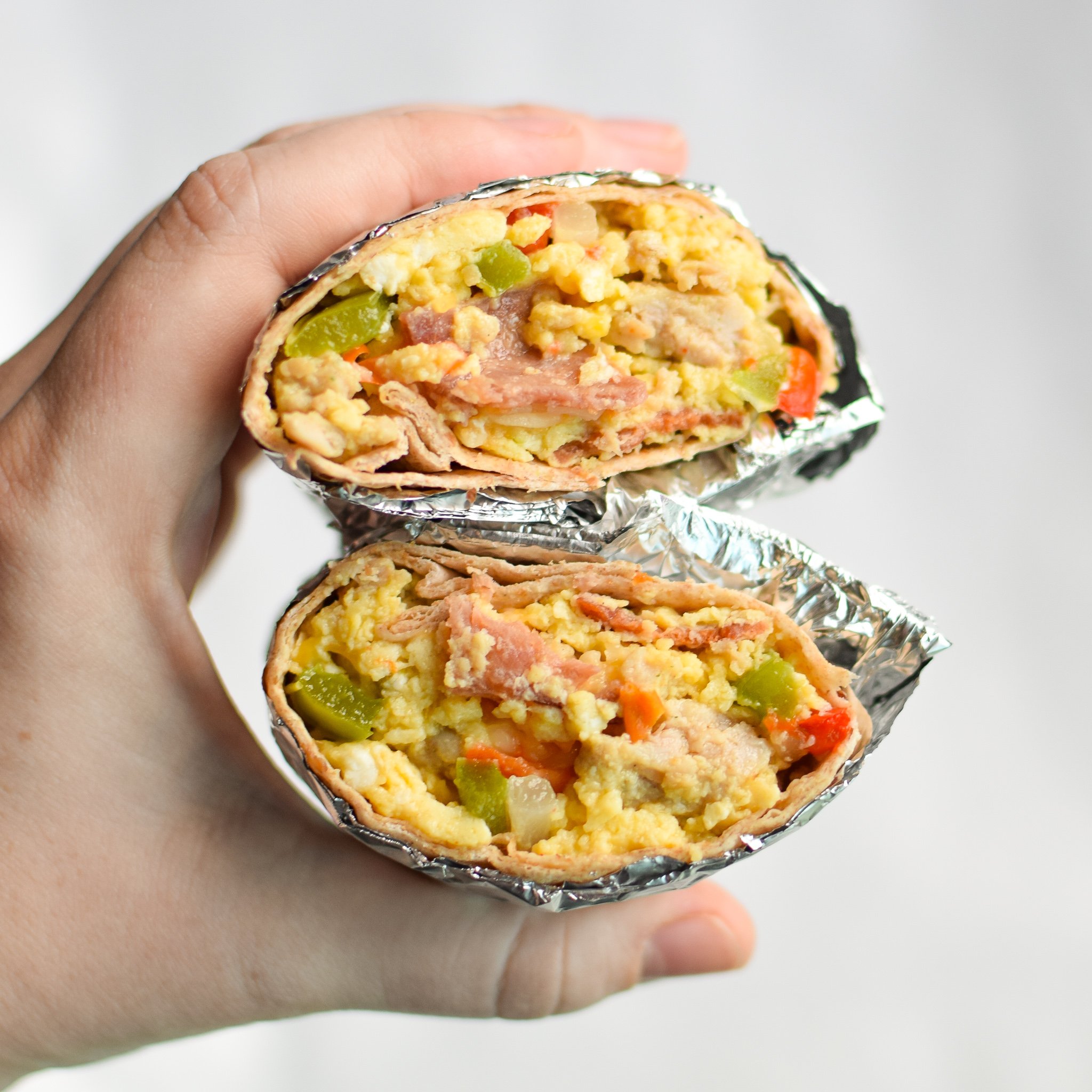 https://cdn6.projectmealplan.com/wp-content/uploads/2016/12/breakfast-burritos-13.jpg