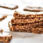 No-Bake Cinnamon Apple Date Bars - These No-Bake Cinnamon Apple Date Bars are naturally sweetened with dates and take just a few minutes to prepare - without heating up the oven! - ProjectMealPlan.com