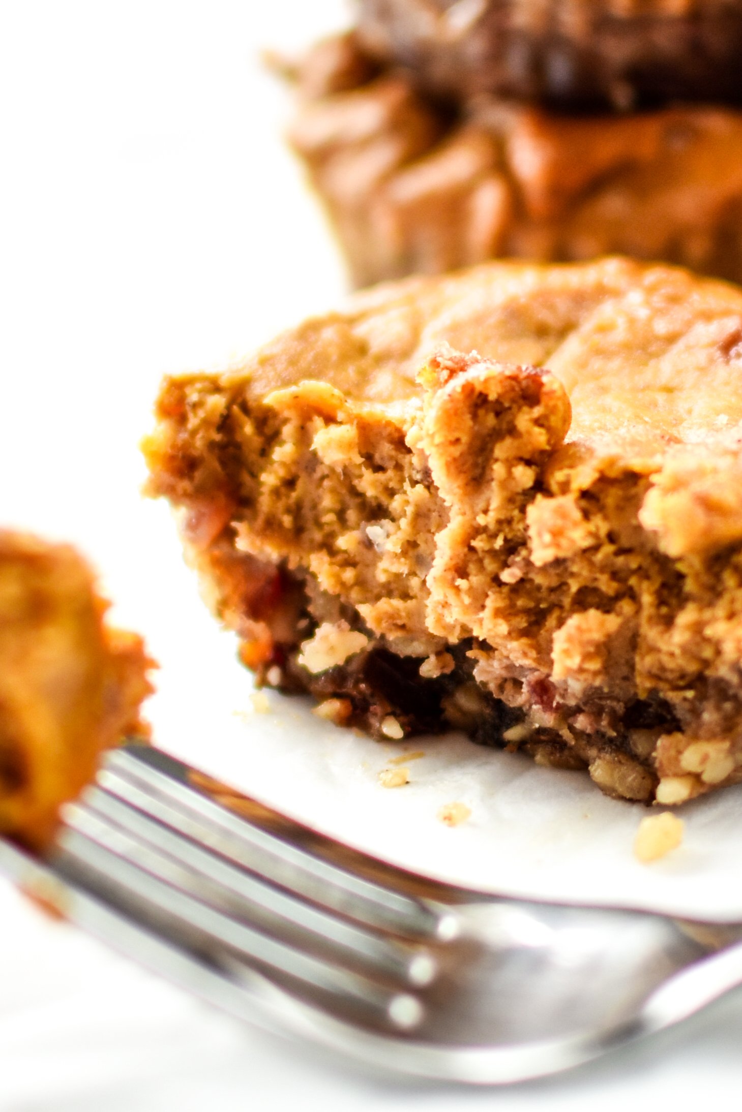 Fruit-Sweetened Mini Pumpkin Pies - Super adorable, creamy and delicious, not to mention both the crust and filling have no sugar added! Try this classic dessert in an easy to hold, pop-in-your-mouth version! - ProjectMealPlan.com