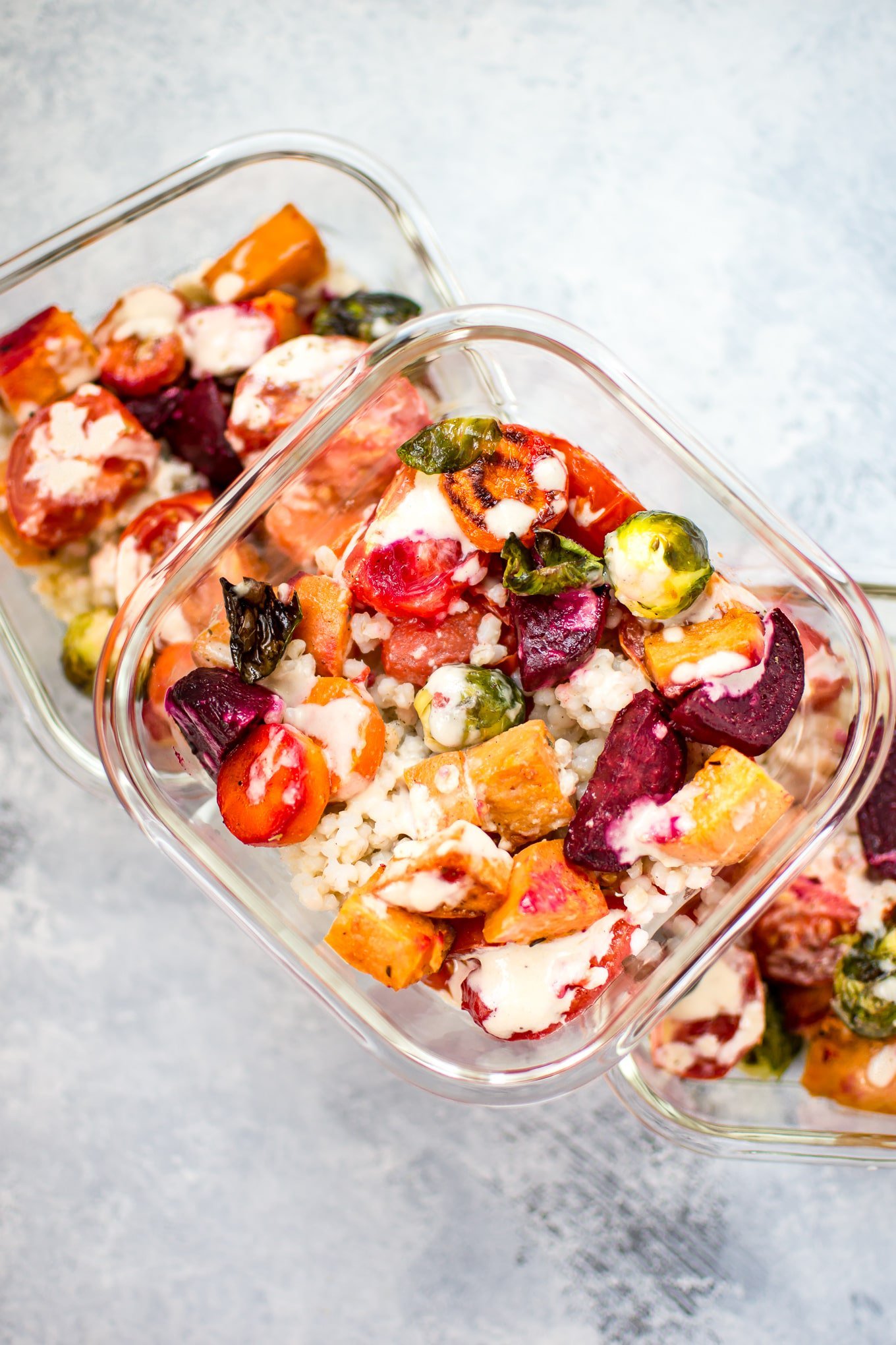 Meal prepp with barley and roasted vegetables. 