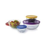 pyrex glass bowls set with lids.